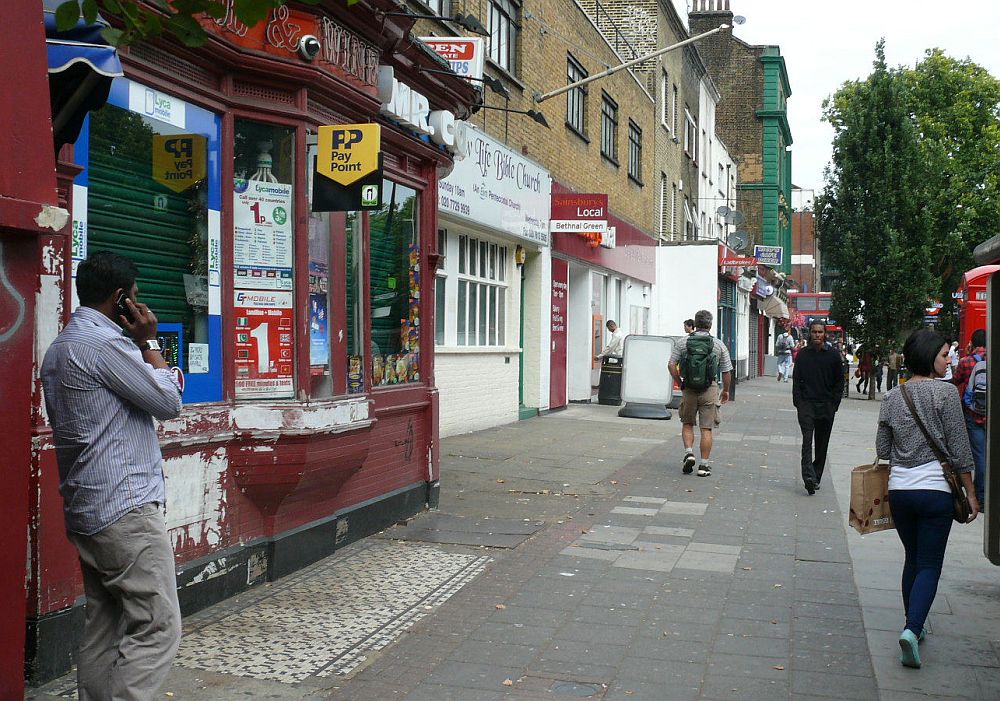 Azt mondjék, a keményen dolgozó londoni külvárosok migránsai tartják el a gazdag belvárost. (Bethnal Green, London)
